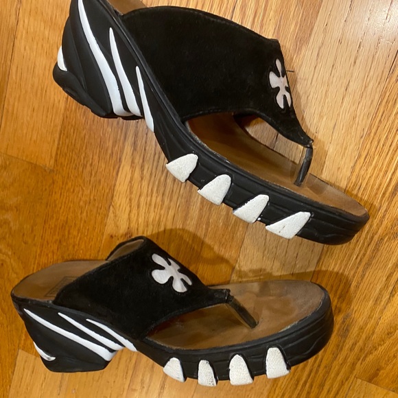 3/$25.00 🛍 
TRANSIT platform sandals, real suede - Picture 1 of 6